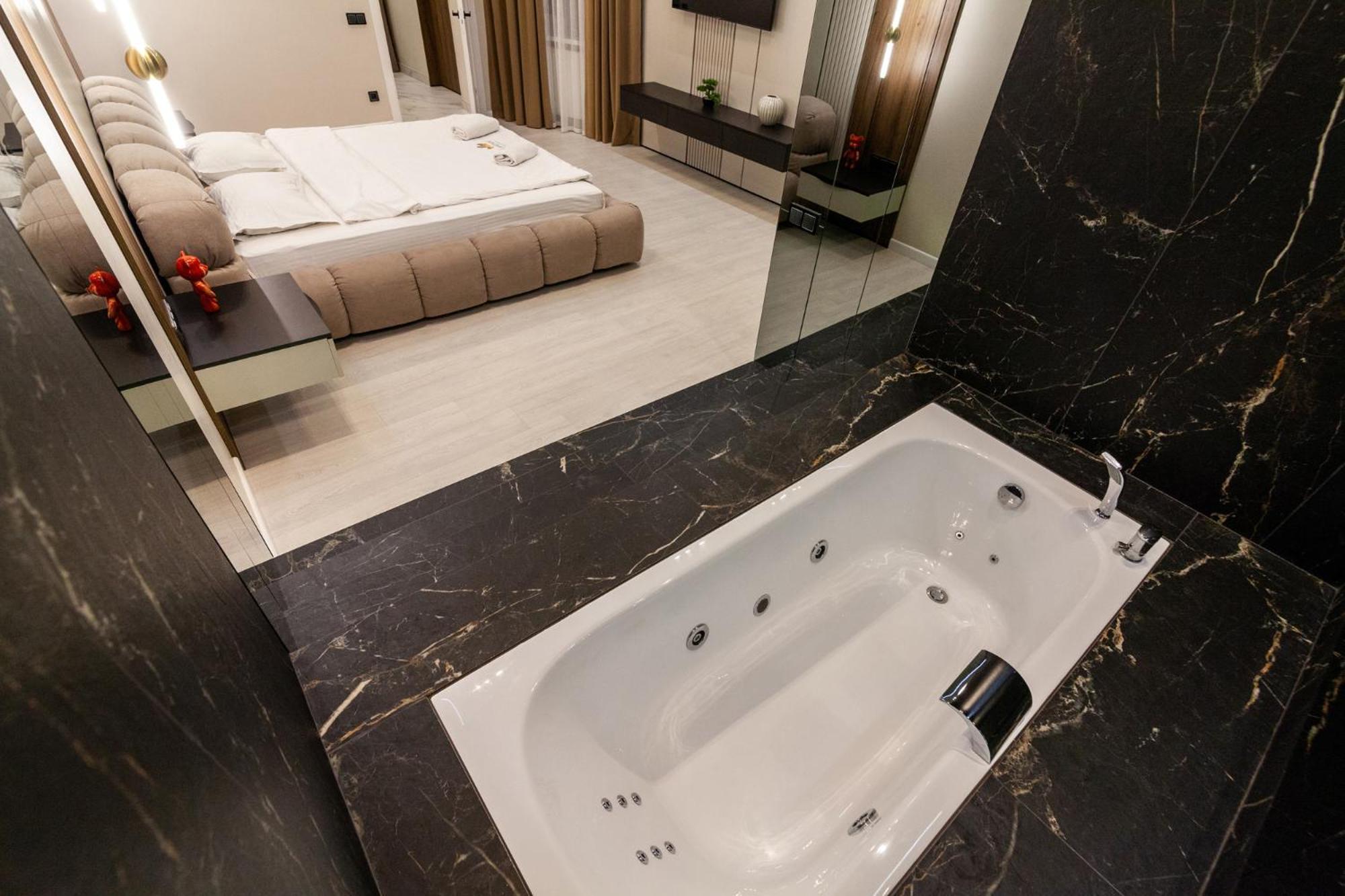 Apartamento Leogrand Jacuzzi On Malaniuka 2 Leópolis Exterior foto